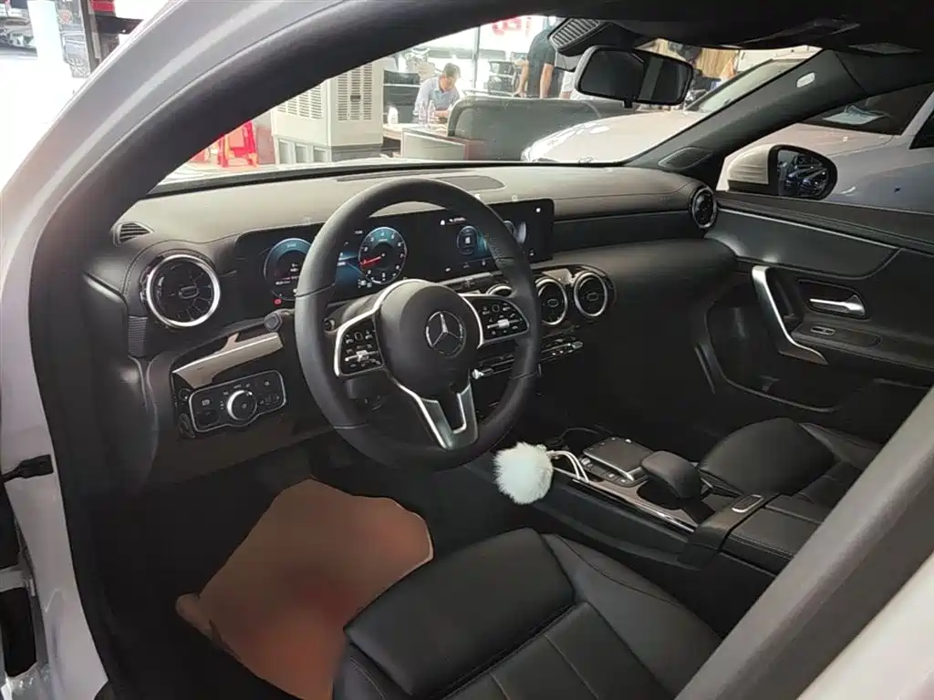 Mercedes-Benz A-Class 2021 Facelift A 180 L Sport Sedan фото 10