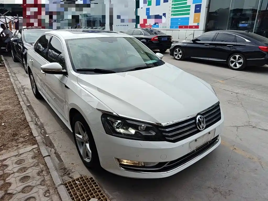 Volkswagen Passat 2014 1.8TSI DSG Executive Edition фото 4