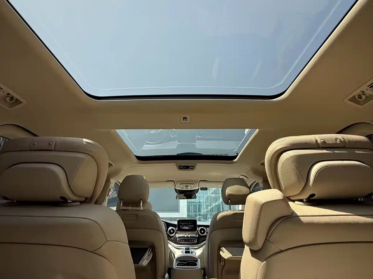 Mercedes-Benz V-Class 2018 V 260 L Premium Long Wheelbase Edition China VI фото 16