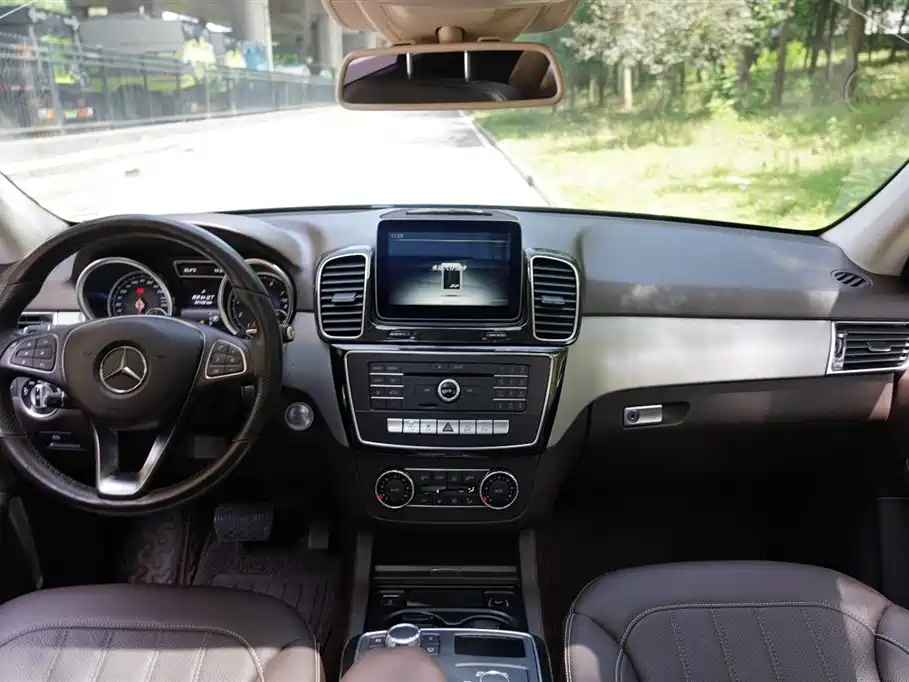 Mercedes-Benz GLE 2017 GLE 400 4MATIC фото 3