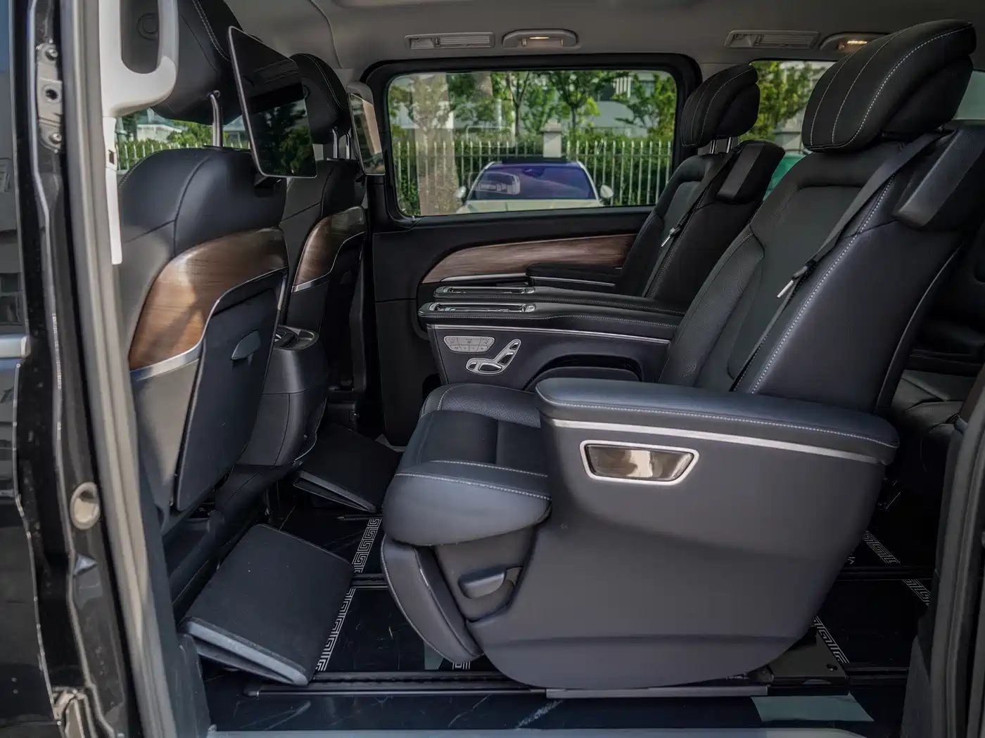 Mercedes-Benz V-Class 2022 V 260 Prestige Edition фото 14