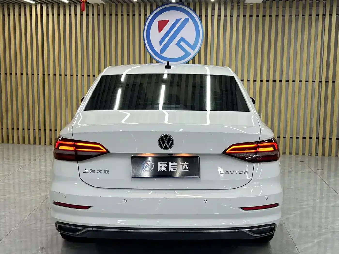 Volkswagen Lavida 2021 1.5L Automatic Vision Edition фото 9