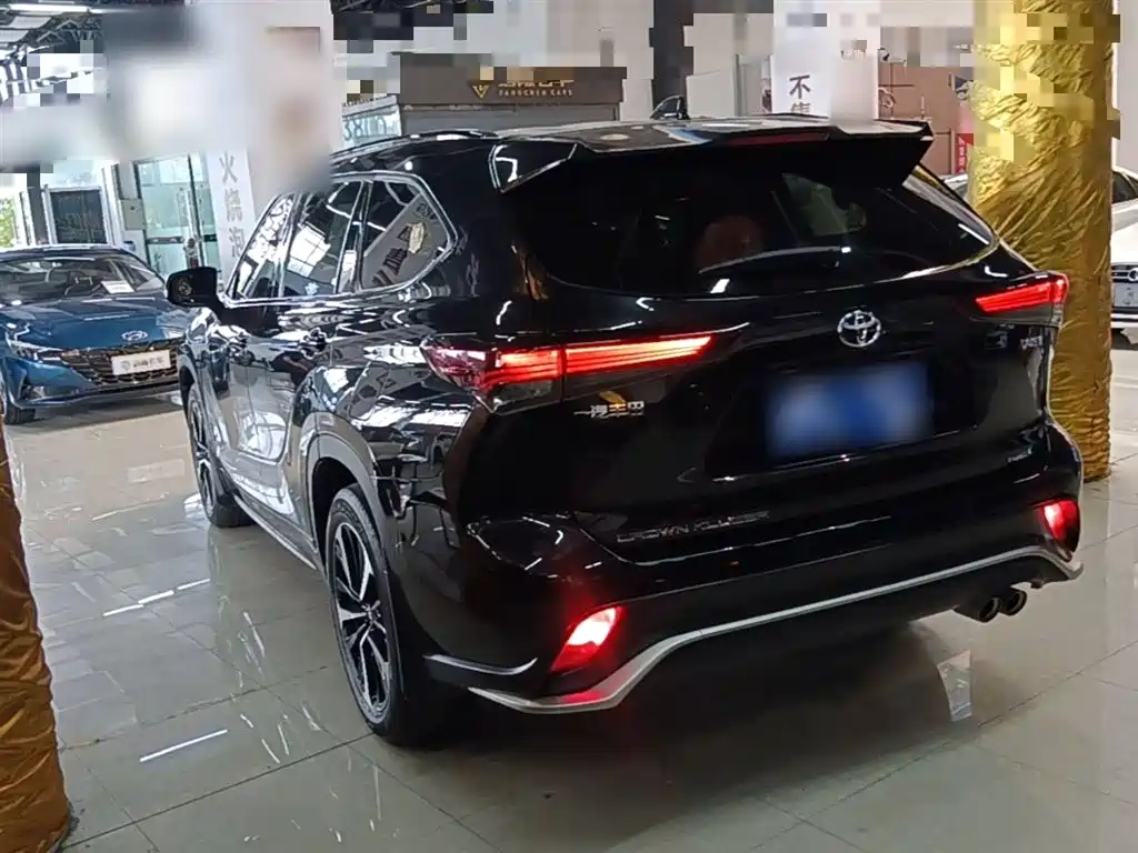 Toyota Crown Kluger 2022 2.0T 4WD Sporty Edition фото 5