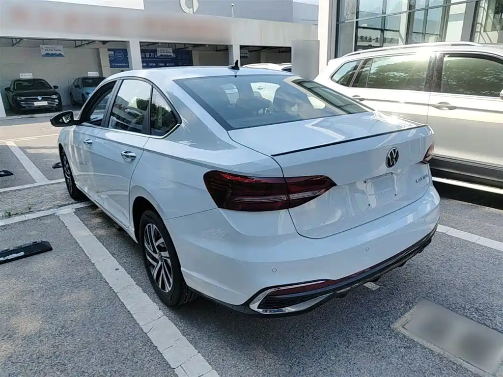 Volkswagen Lavida 2024 Model 300TSI DSG Starlight Leading Edition фото 5