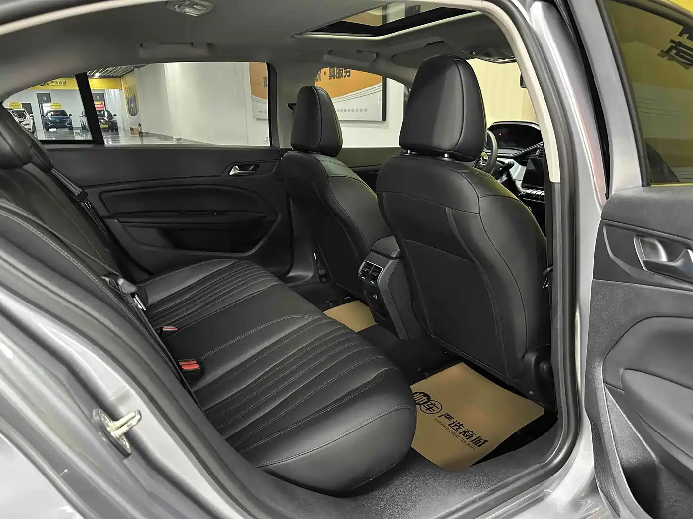 Peugeot 408 2025 2022 1.6T Light Chaser Edition