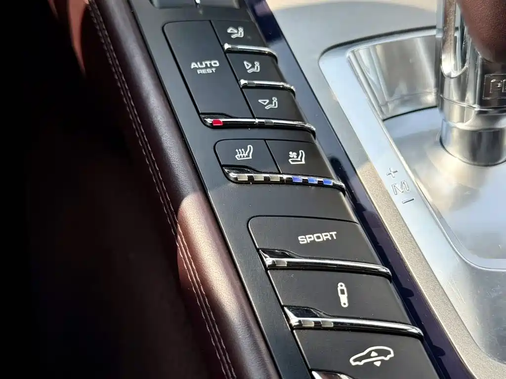 Porsche Panamera 2014 Panamera 4 Executive 3.0T фото 6