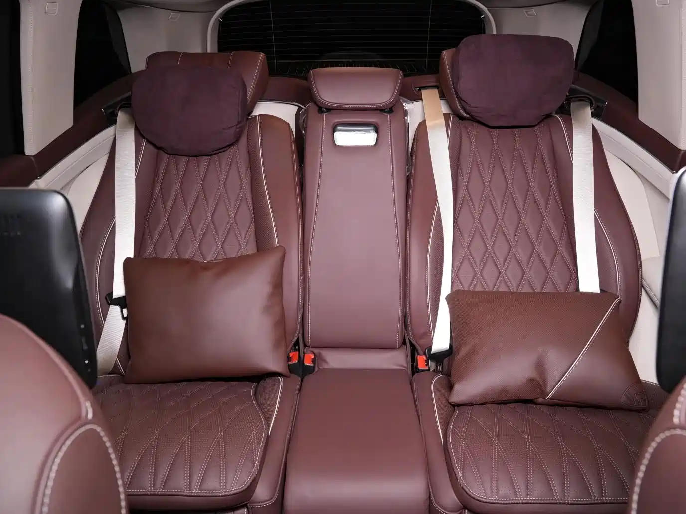 Mercedes-Benz Maybach GLS 2024 GLS 480 4MATIC фото 9