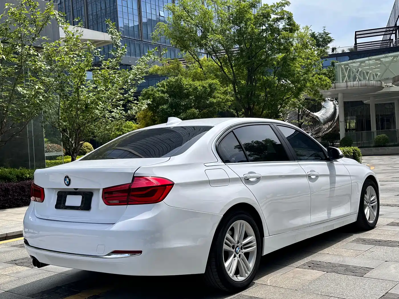 BMW 3 Series 2017 320Li Fashion фото 4