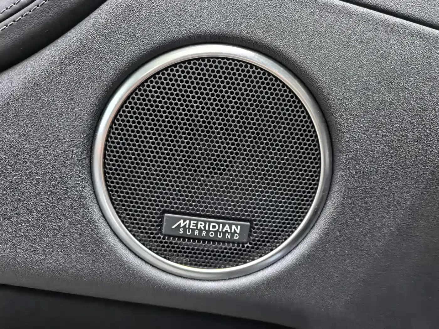 Land Rover Discovery Sport 2024 Luxury Custom Edition фото 12