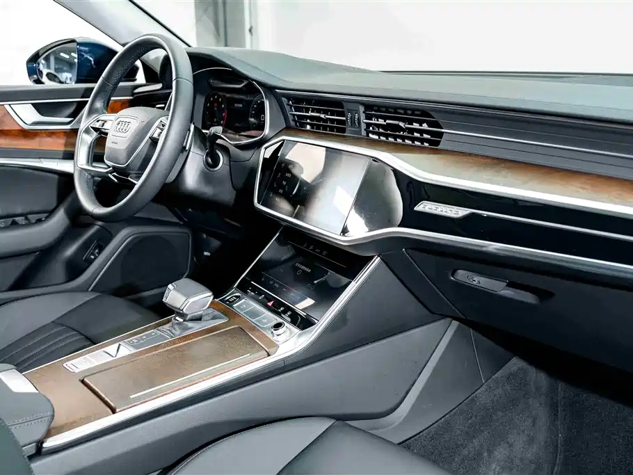 Audi A6 (Import) 2021 allroad quattro Explorer 55 TFSI Premium Off-road фото 17