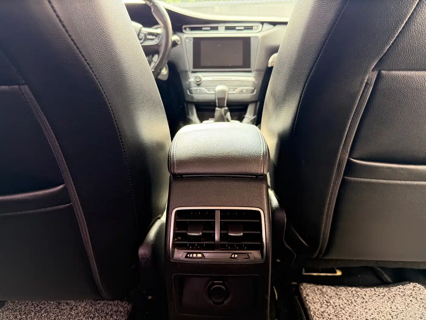 Peugeot 408 2016 1.6T Automatic Luxury Edition фото 11