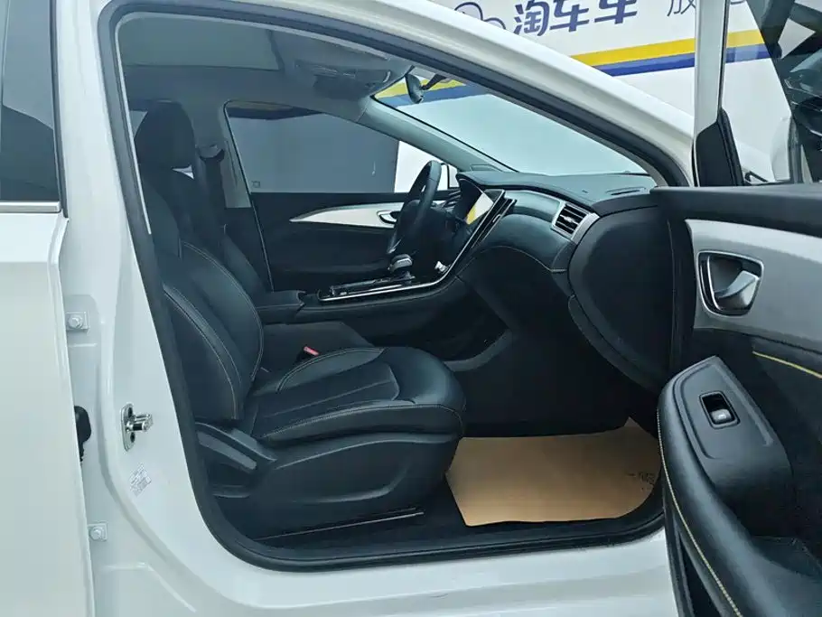 Roewe i6 MAX EV 2026 2023 EV 420 Sunroof Special Edition