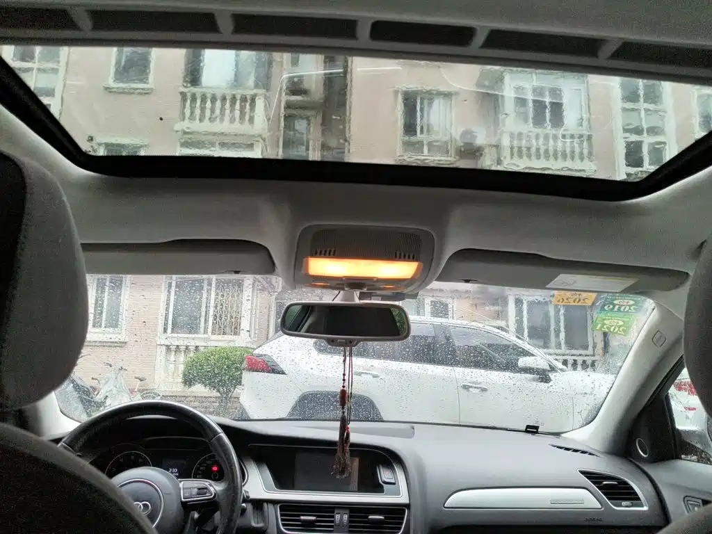 Photo 9 - Audi A4L