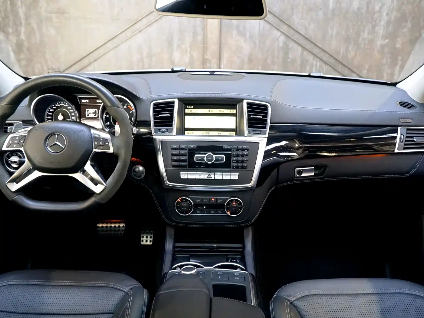 Mercedes-Benz M-Class AMG 2012 AMG ML 63 фото 7
