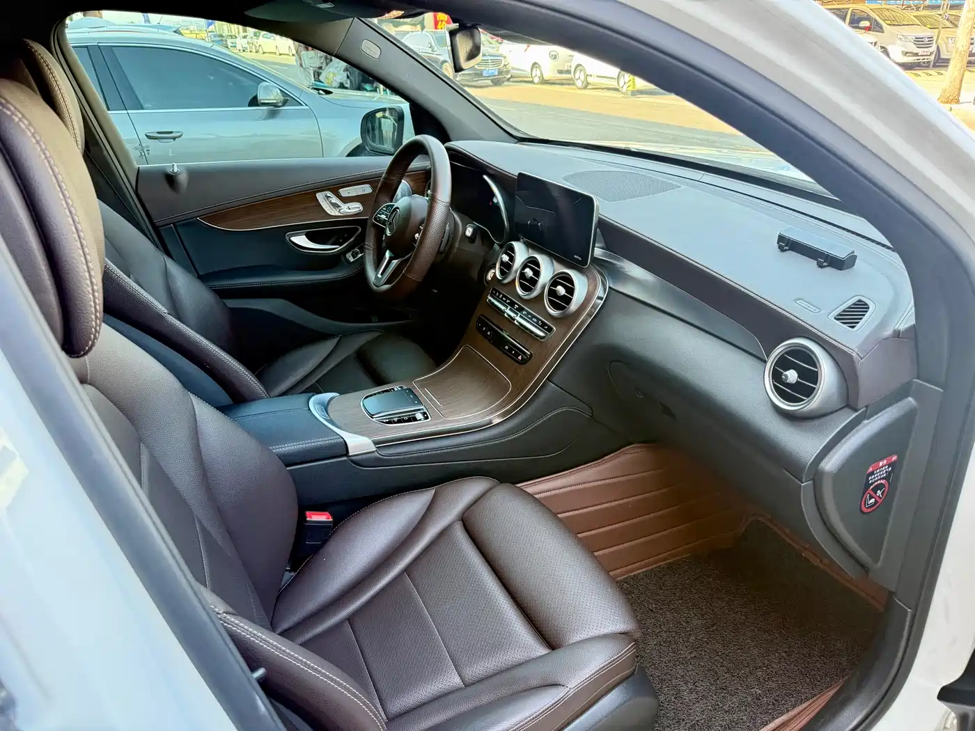 MERCEDES-BENZ GLC