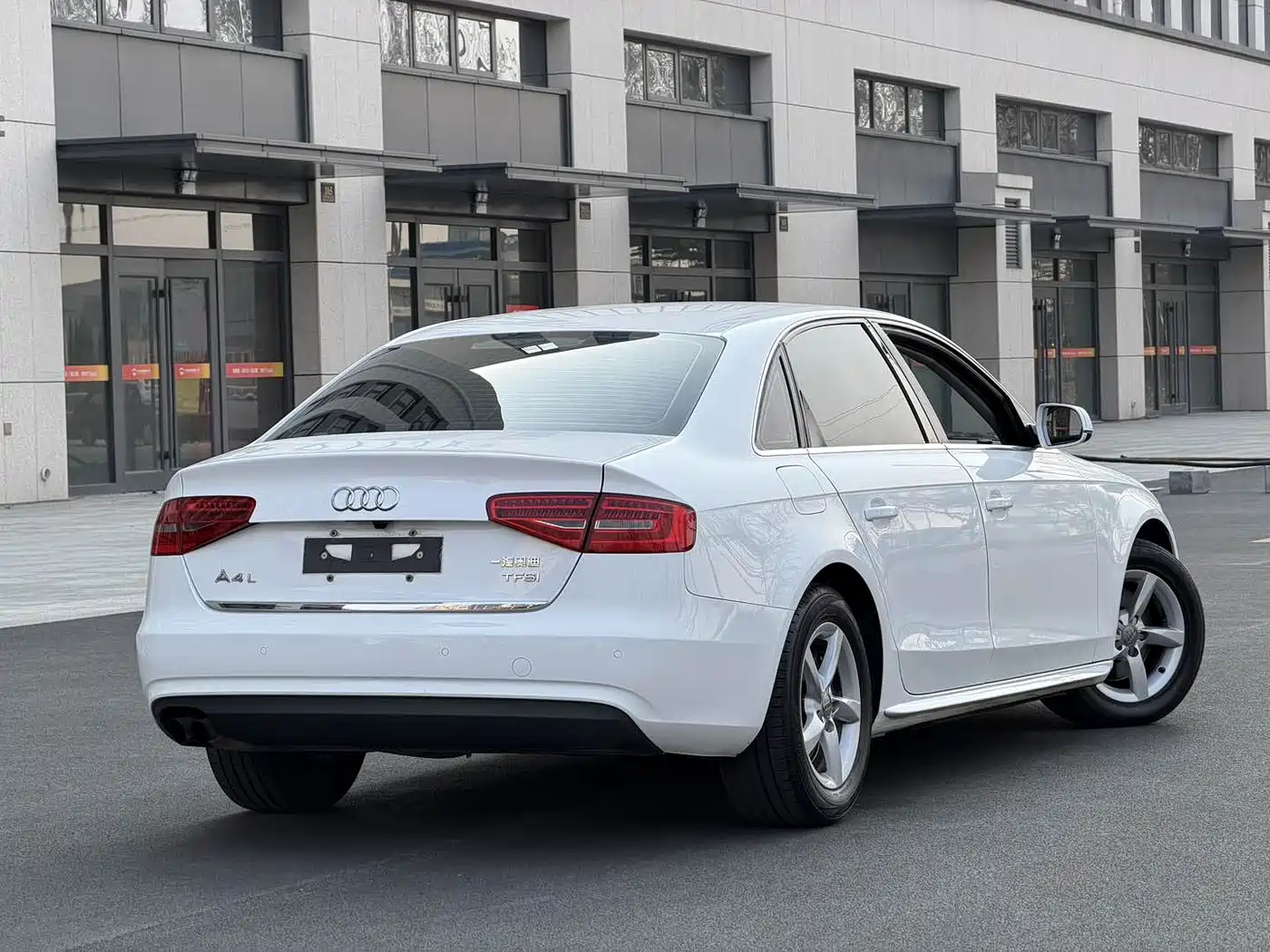 Audi A4L 2013 35 TFSI Automatic Standard фото 6