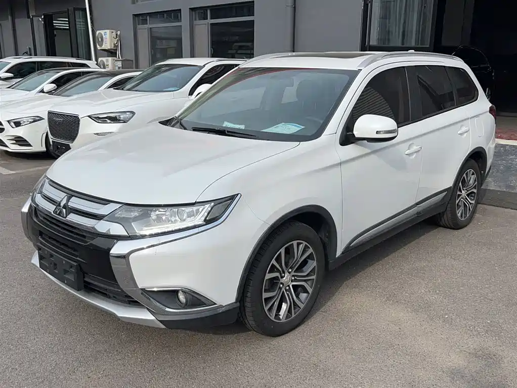 MITSUBISHI OUTLANDER