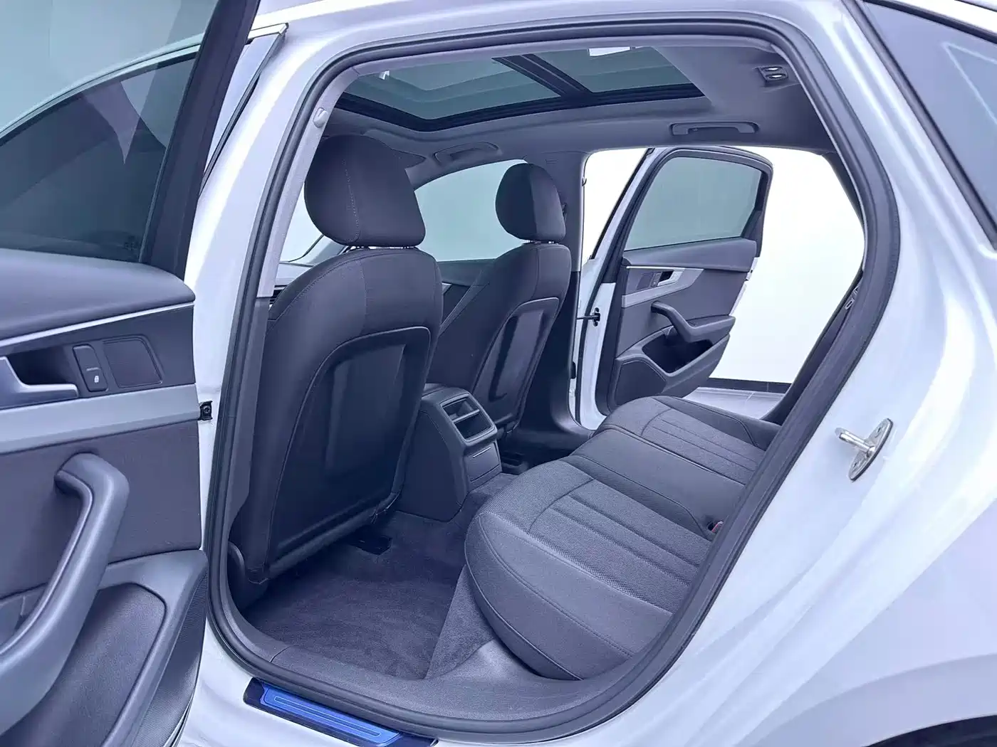 Audi A4L 2019 40 TFSI Progressive (China V) фото 14