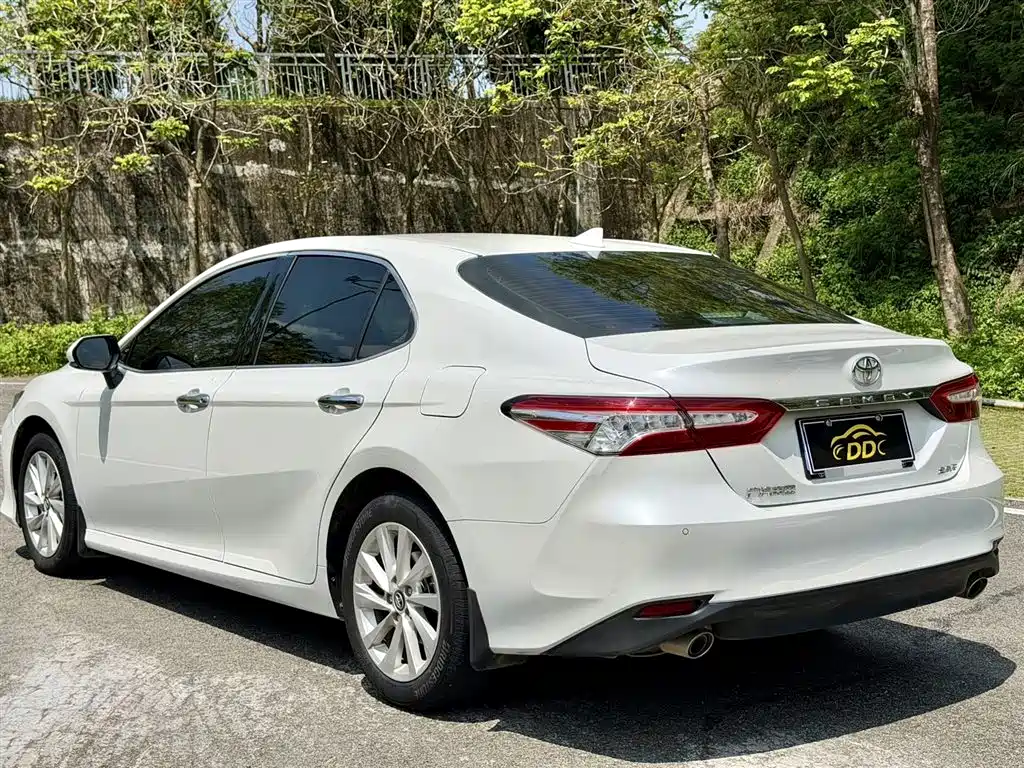 Toyota Camry 2023 2.0G Luxury Edition фото 9