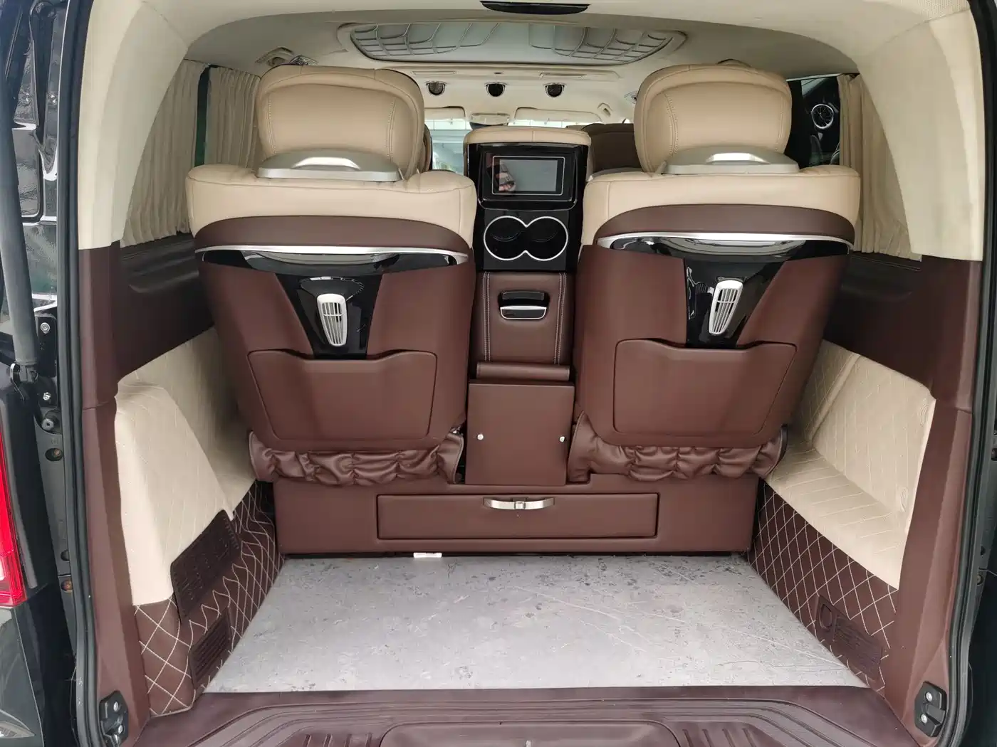 Mercedes-Benz Vito 2021 2.0T Business Edition 7-seater фото 9