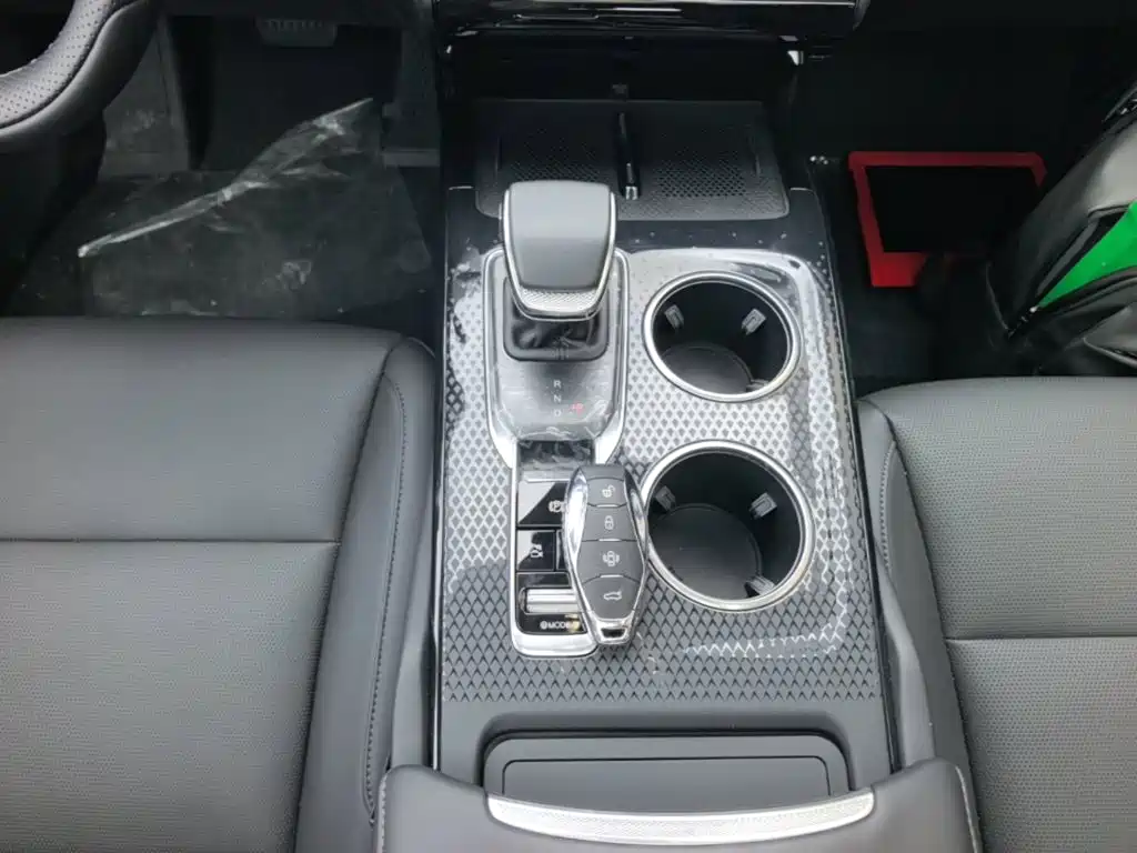 Hongqi HS3 PHEV 2026 2025 PHEV 117km Power PLUS Edition