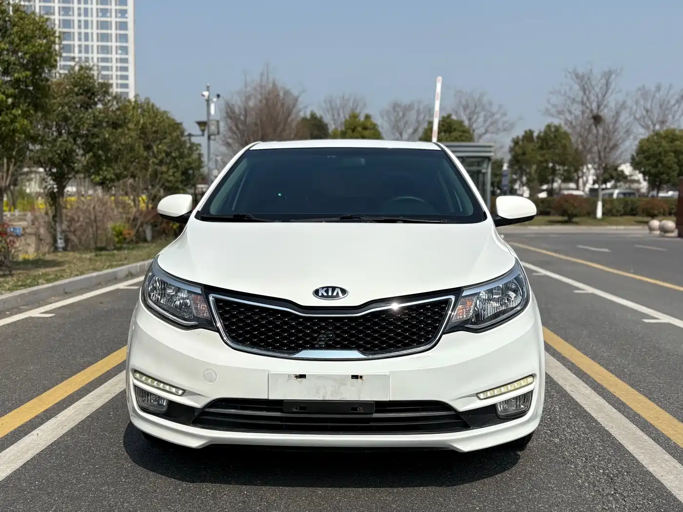 Kia K2 2015 Hatchback 1.4L AT GLS Cool Edition фото 2