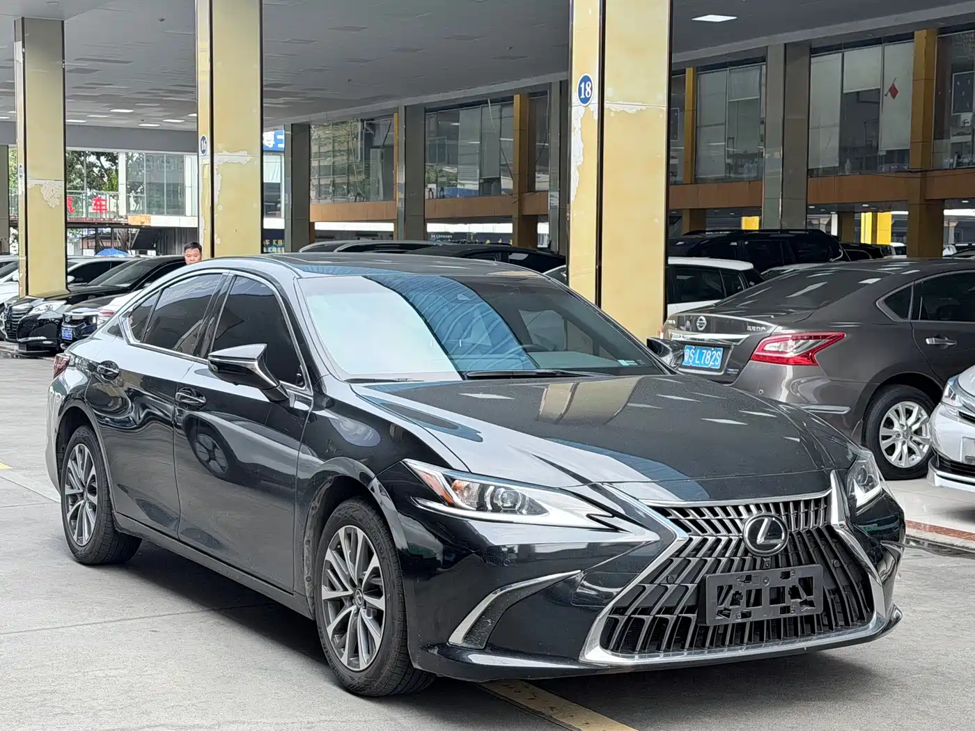Lexus ES 2024 200 Premium Edition фото 3