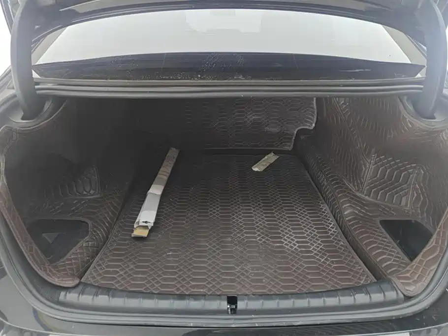 BMW 5 Series 2022 Model Second Facelift 525Li M Sport Package фото 4