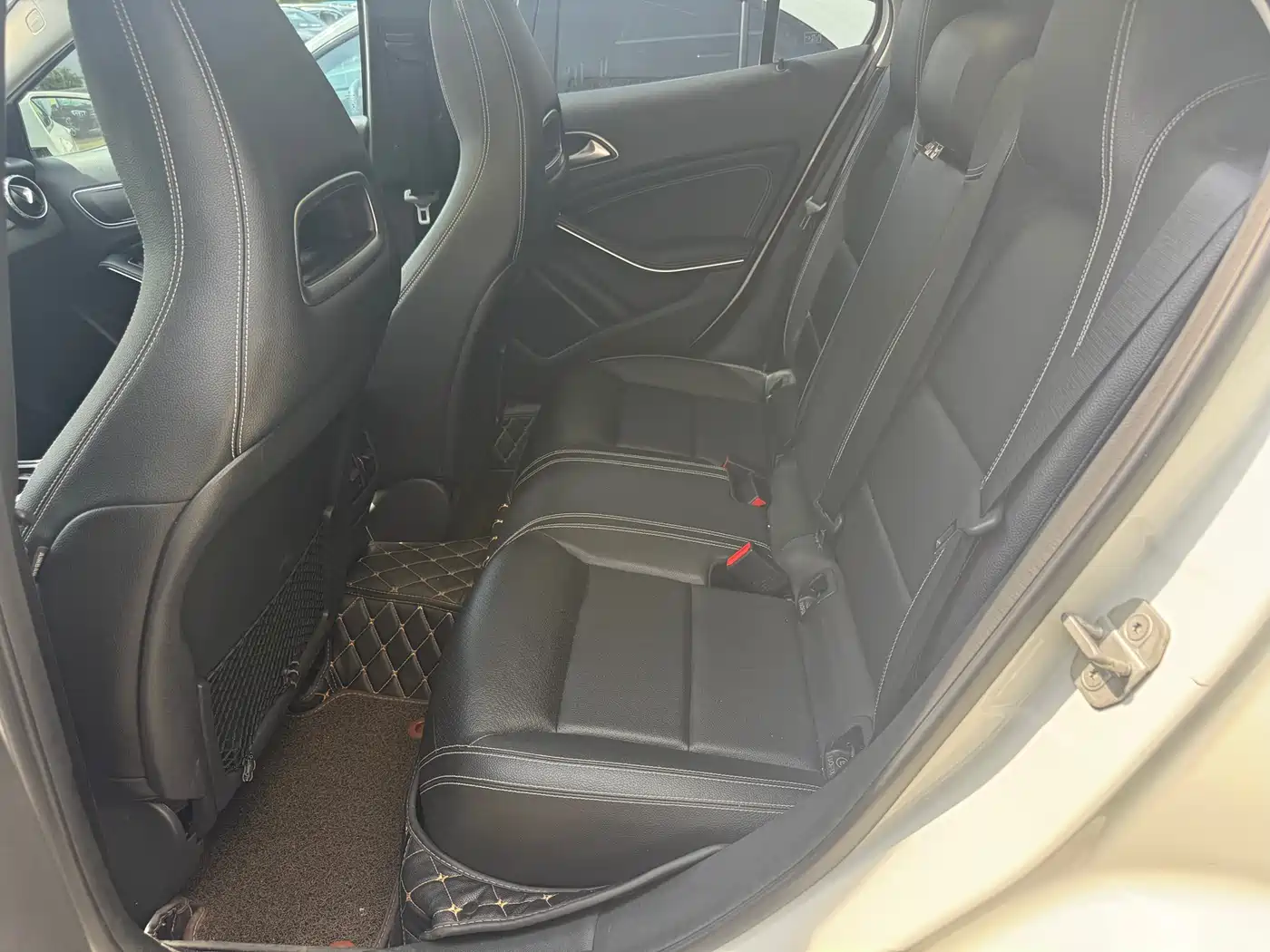 Mercedes-Benz GLA 2016 GLA 200 Dynamic фото 6