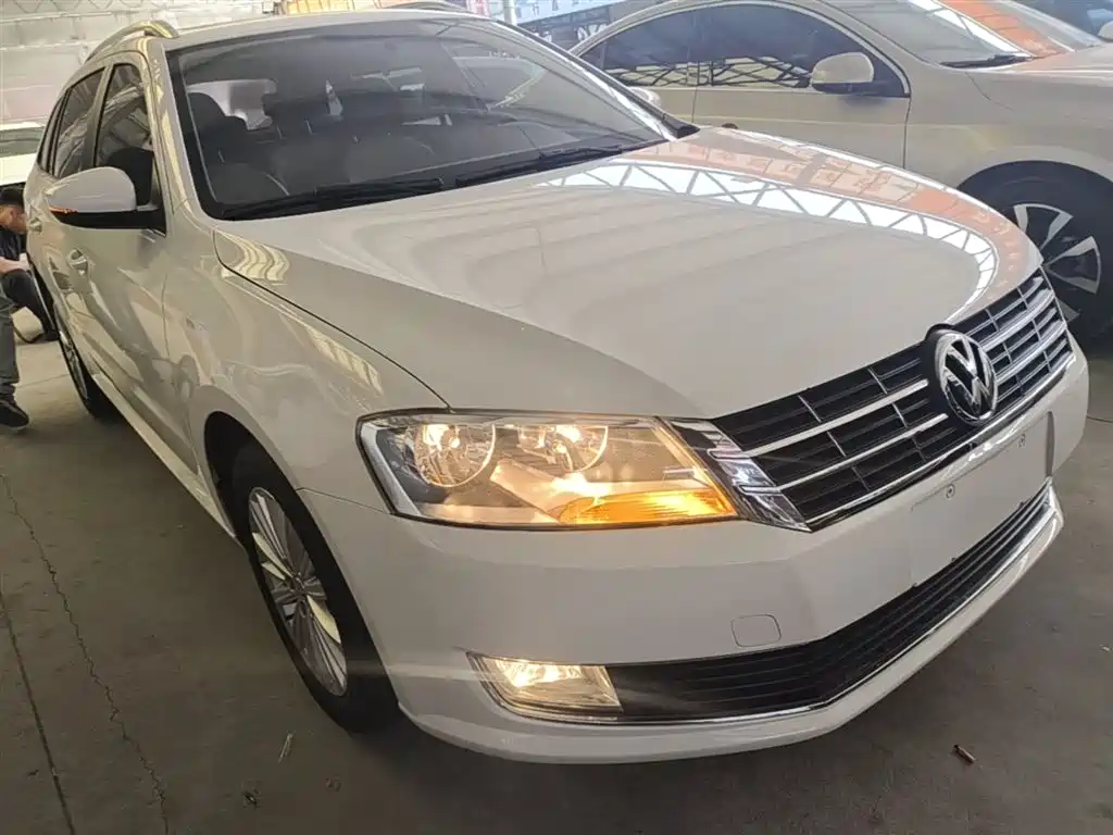 Volkswagen Lavida Tour 2013 1.4TSI Automatic Comfort фото 4