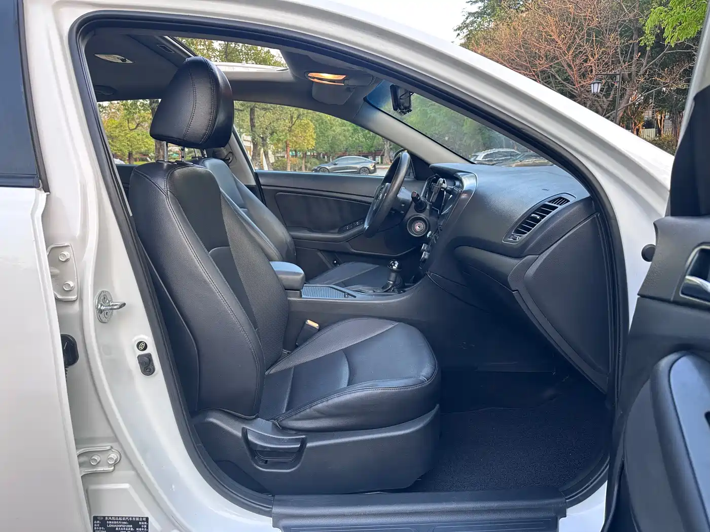 Kia K5 2015 2.0L Automatic GLS фото 24