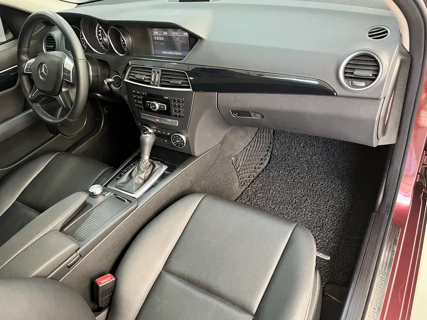 Mercedes-Benz C-Class 2013 C 180 Classic Grand Edition фото 8