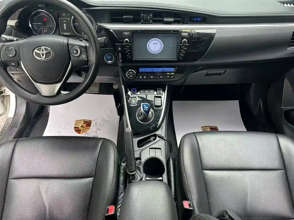 Toyota Levin 2016 Hybrid 1.8H GS E-CVT Elite Sunroof фото 8