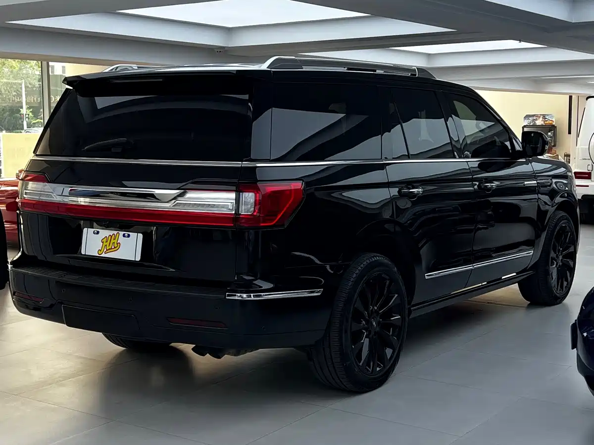 Lincoln Navigator 2019 3.5T Ultimate China VI фото 22