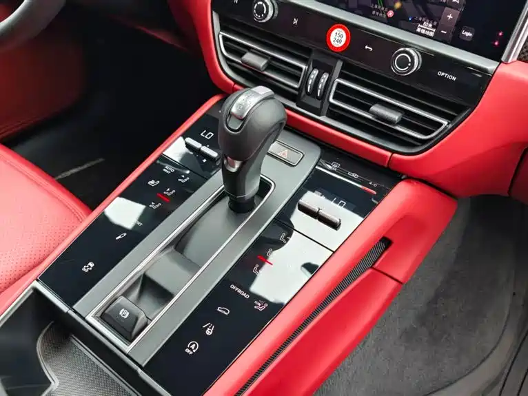 Porsche Macan 2024 Macan 2.0T фото 14