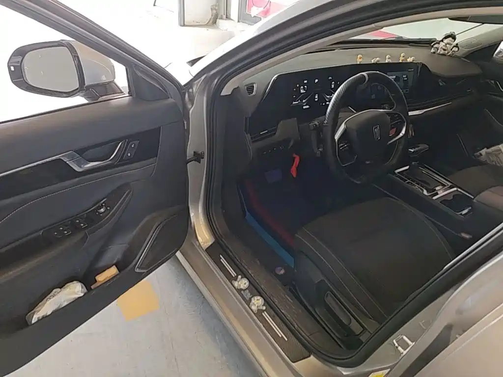 Фото 16 - Besturn B70