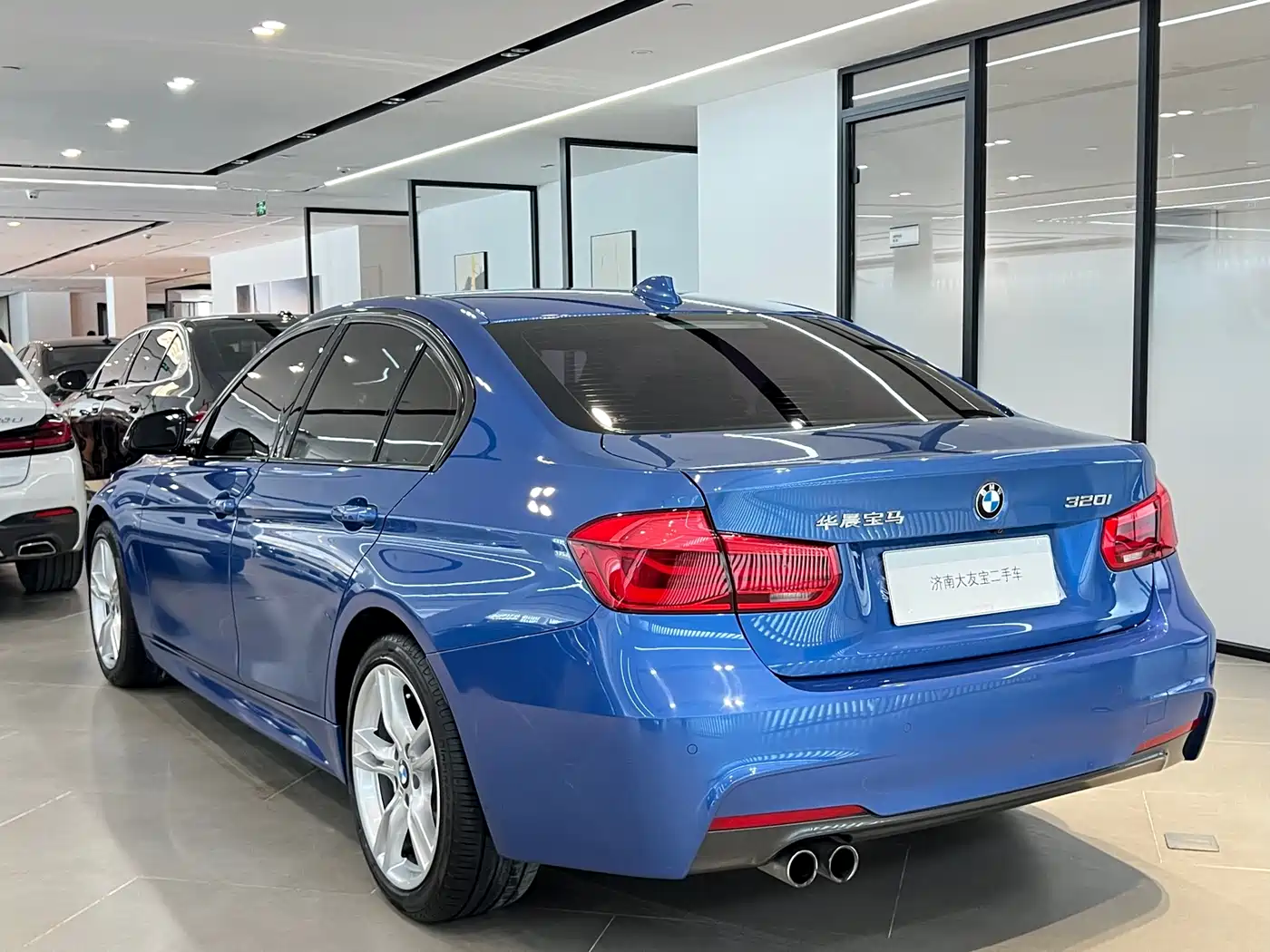 BMW 3 Series 2017 320i M Sport фото 16