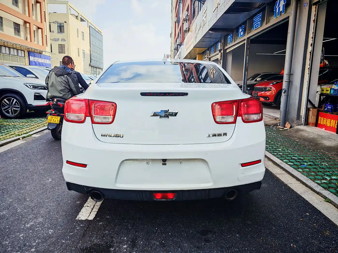 Chevrolet Malibu 2012 2.0L Automatic Luxury Edition фото 5