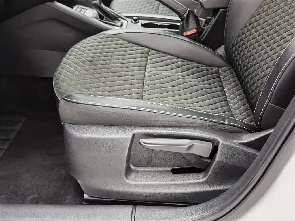 Škoda Octavia 2019 1.5L Automatic Smart Luxury China VI фото 20
