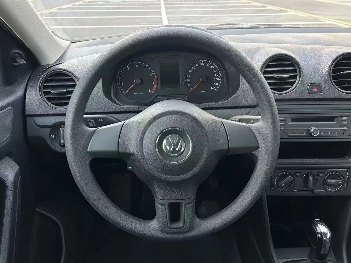 Volkswagen Jetta 2013 1.6L Automatic Fashion фото 9