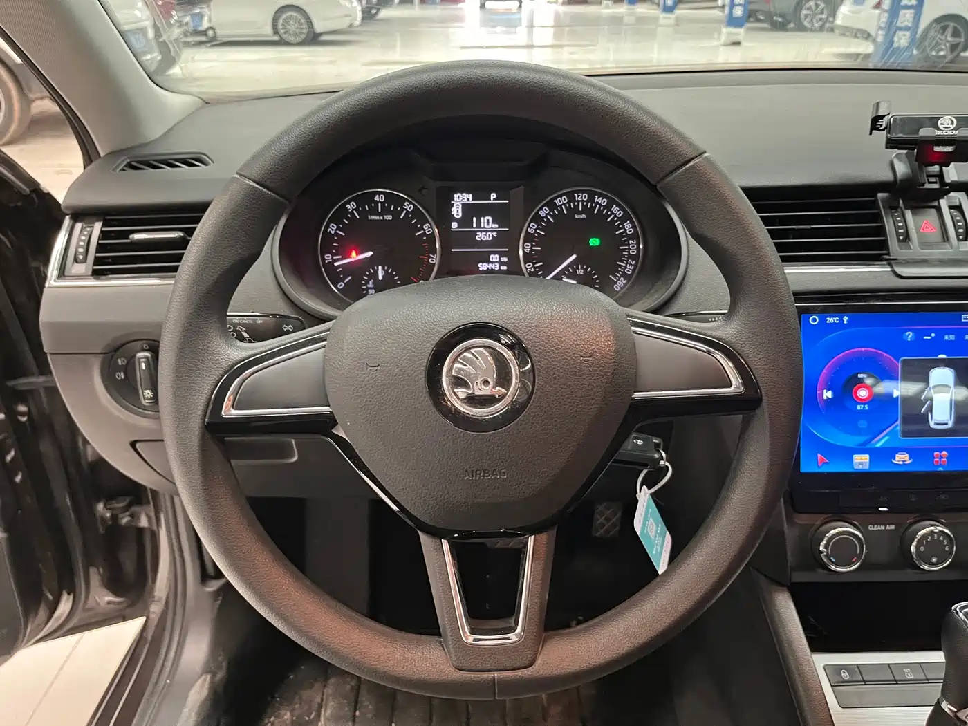 Škoda Octavia 2017 1.6L Automatic Pioneer Edition фото 7