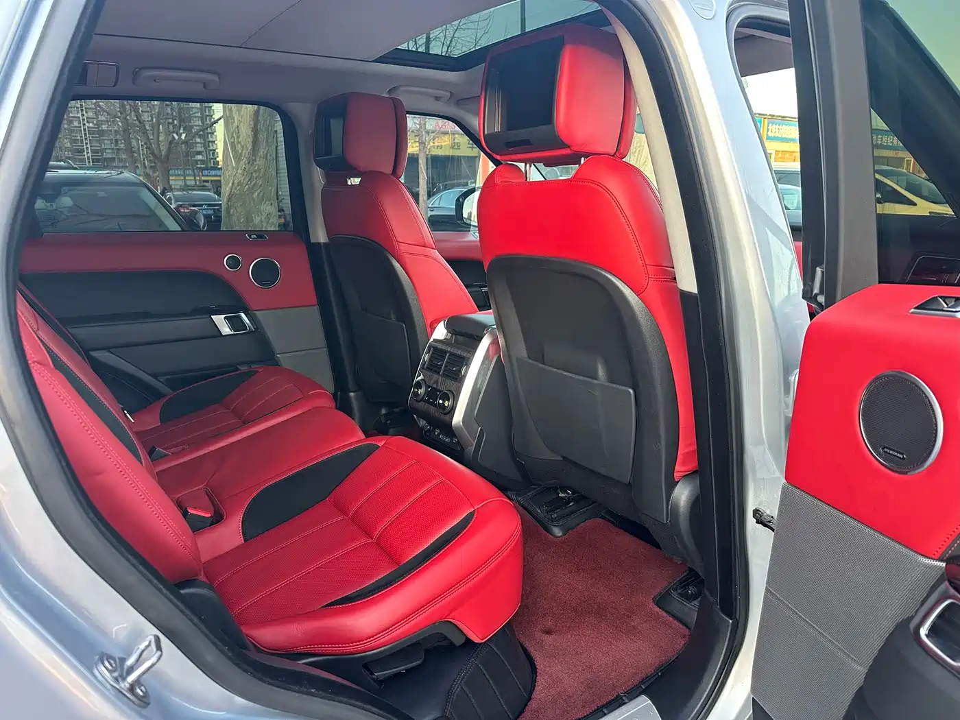 Land Rover Range Rover Sport 2022 3.0 L6 Gloss Black Edition фото 9