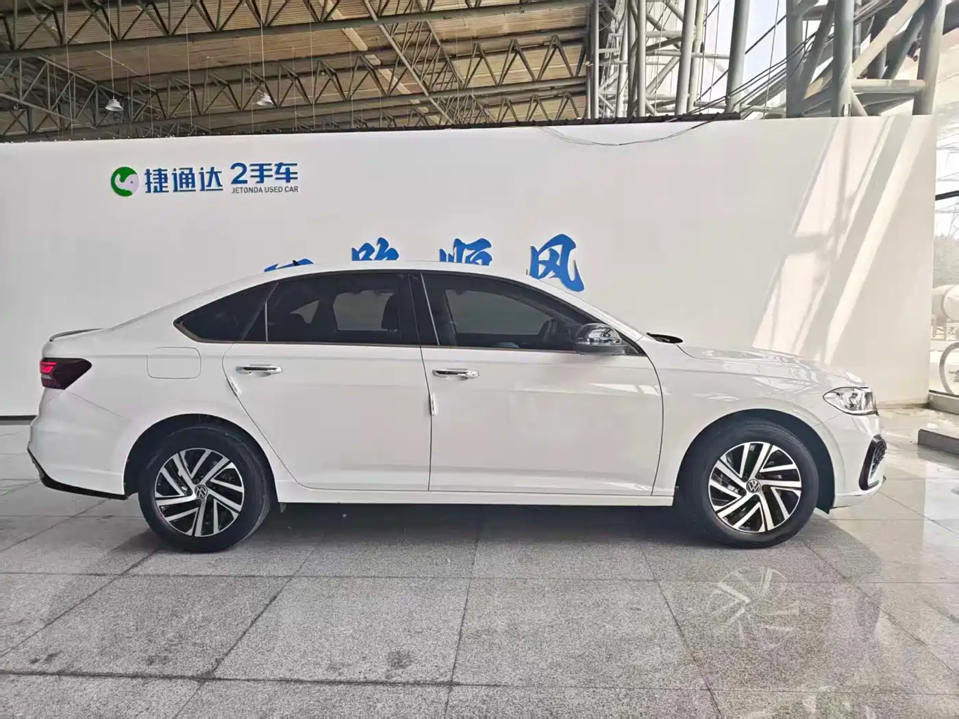 Volkswagen Lavida 2024 Model 300TSI DSG Starlight Leading Edition фото 8