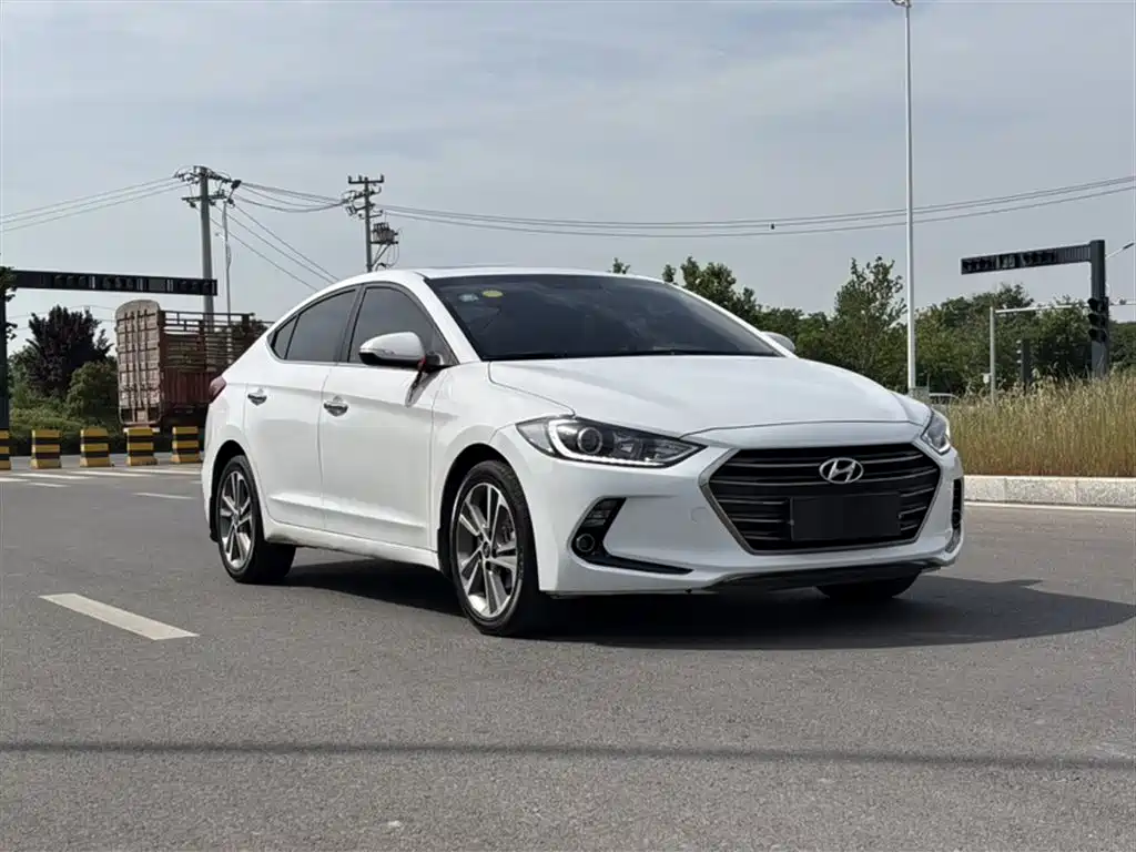 Hyundai Elantra 2016 Model 1.6L Automatic Smart Elite фото 16