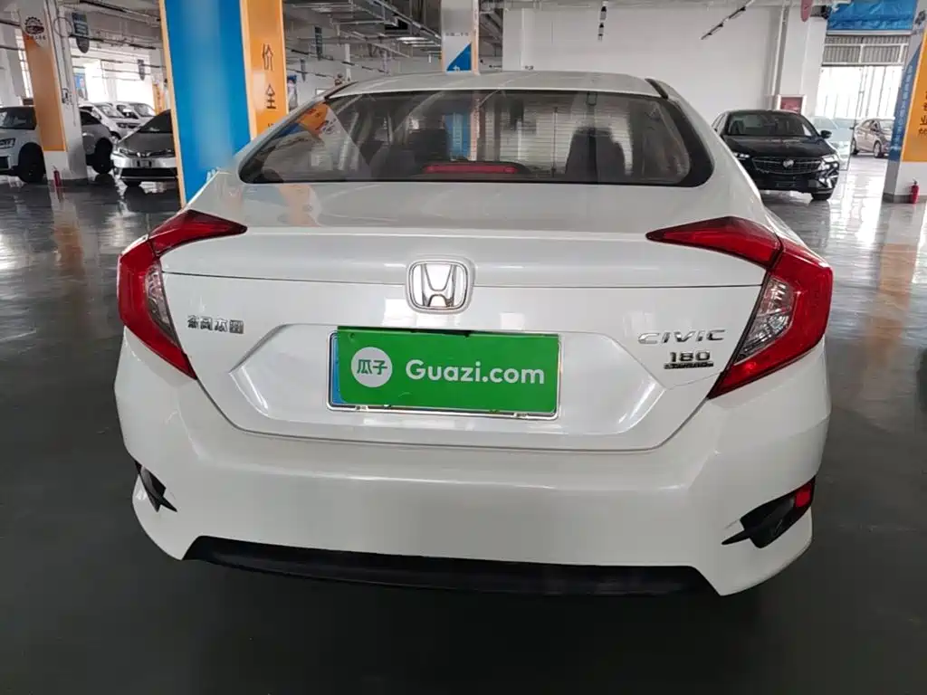 Фото 6 - Honda Civic