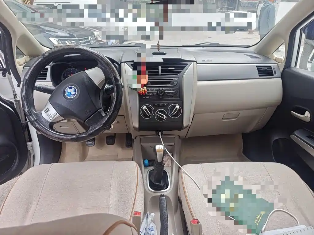 Venucia R50 2015 2015 1.6L Manual Luxury Edition