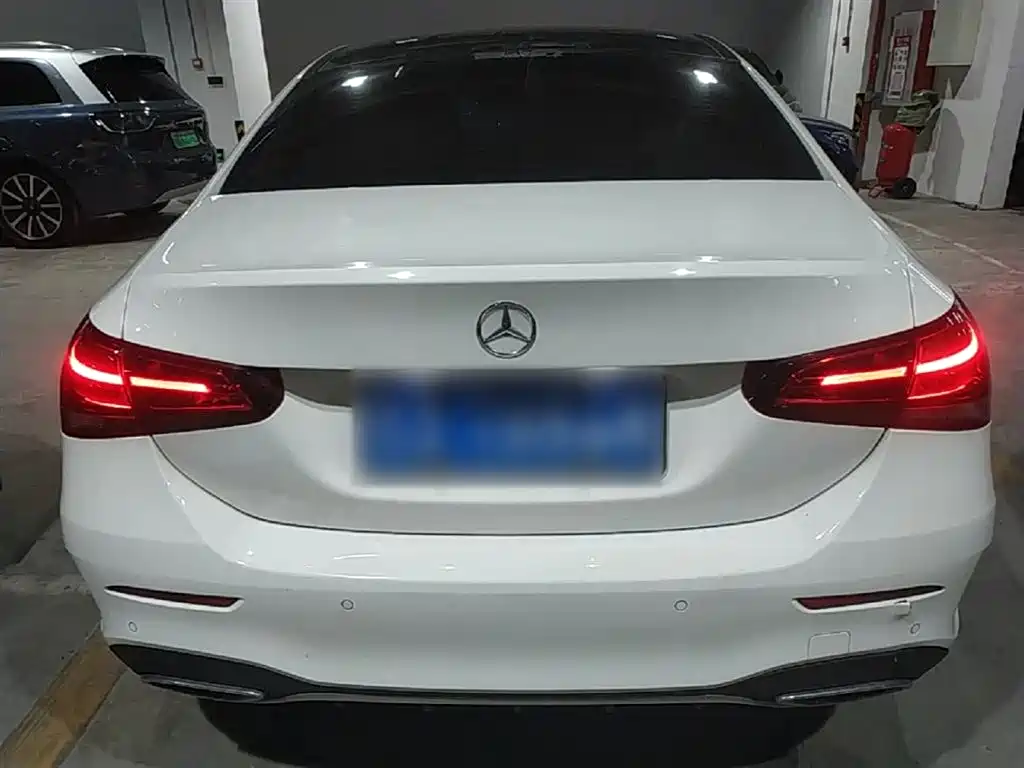Mercedes-Benz A-Class 2019 A 180 L Sport Sedan фото 6