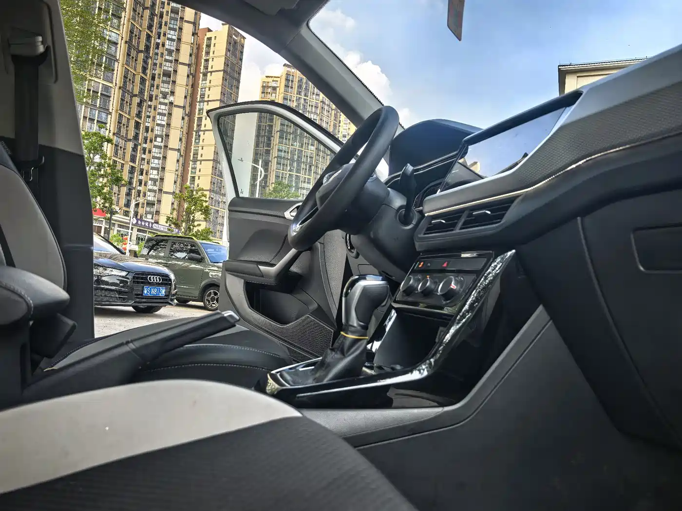Volkswagen Tanying 2021 200TSI DSG Joy Smart Connect Edition фото 15