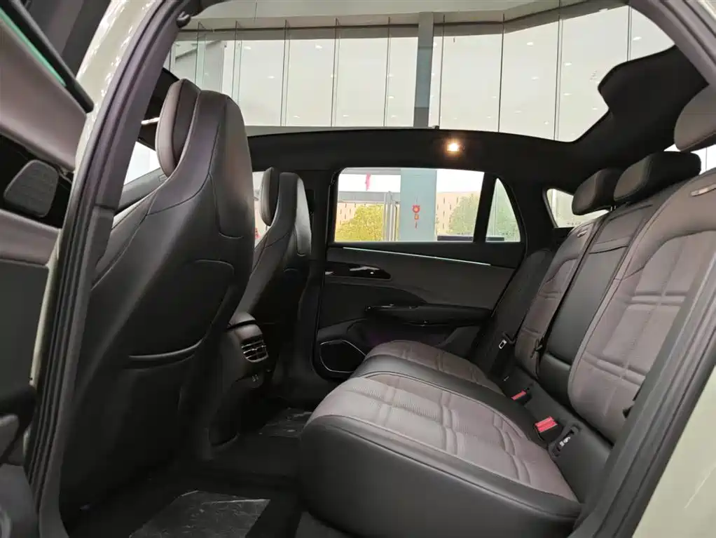Hongqi EH7 2024 690 Pro фото 10
