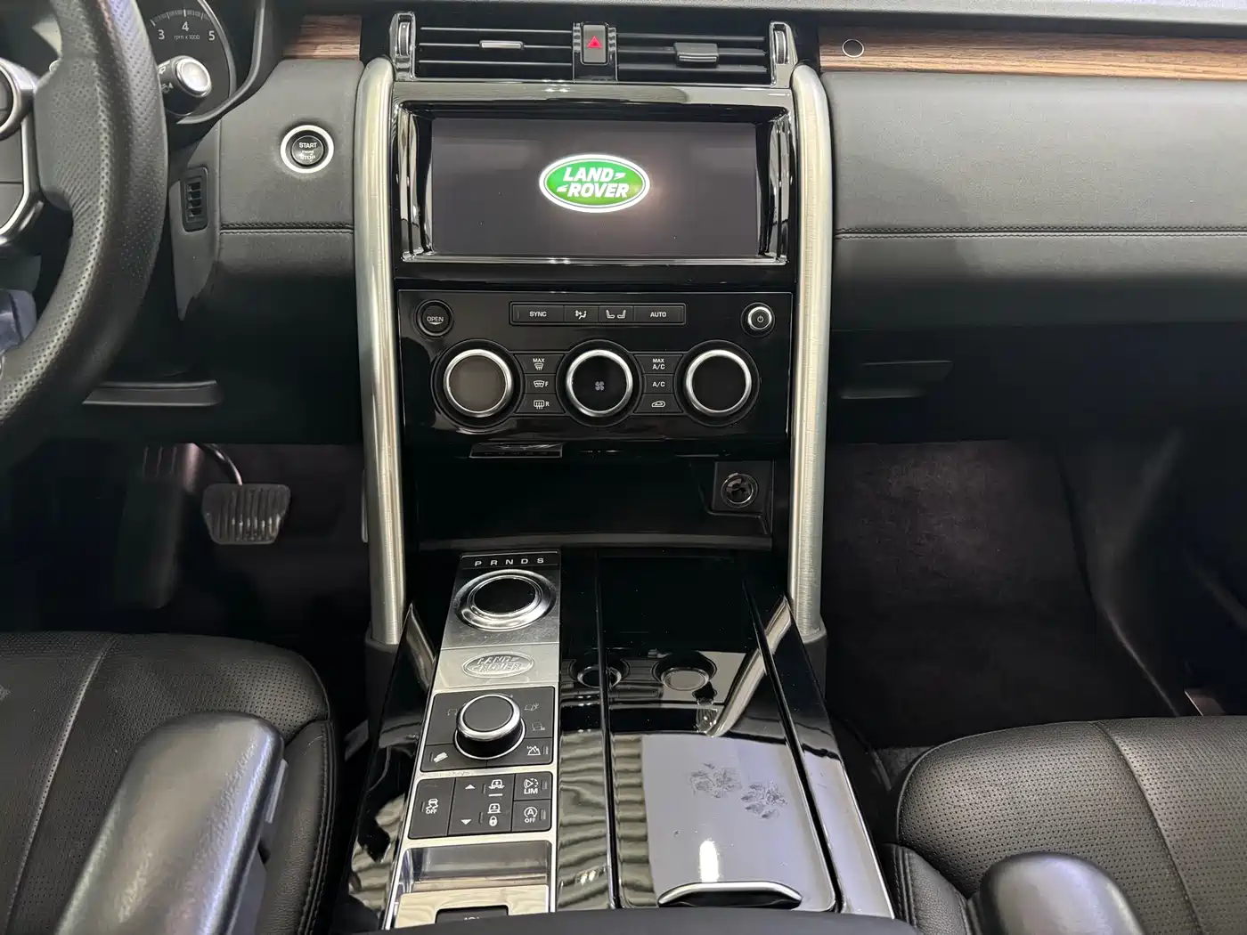 Land Rover Discovery 2017 3.0 SC V6 HSE фото 13